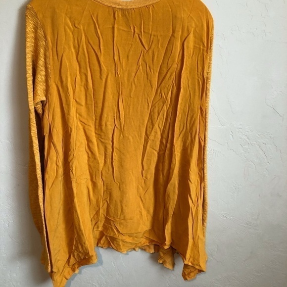 Left of Center Butter Yellow Asymmetrical Long Sleeve Top - Picture 10 of 10